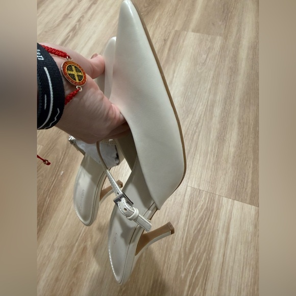 Calvin Klein 9 1/2 Natural Heels - Picture 5 of 5